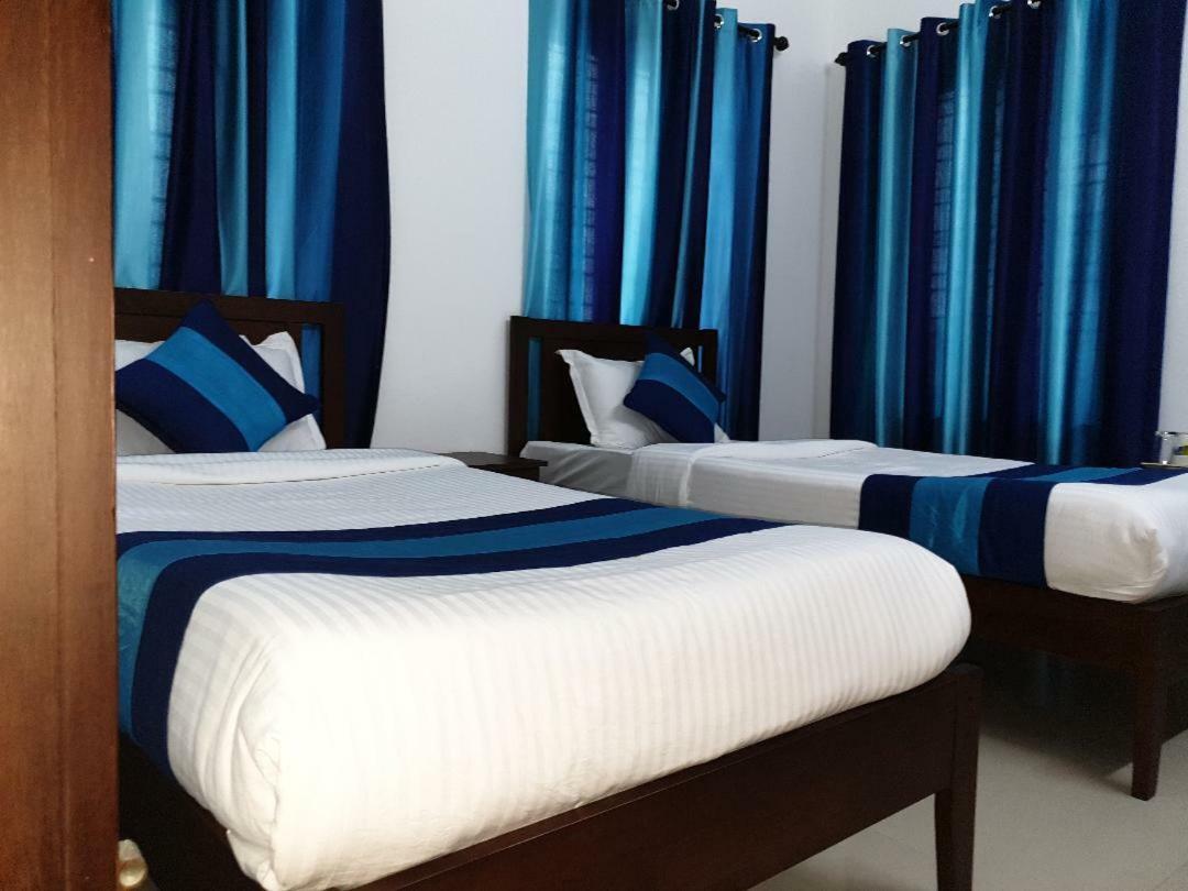 Kohinoor Hotel Alwaye Exterior photo